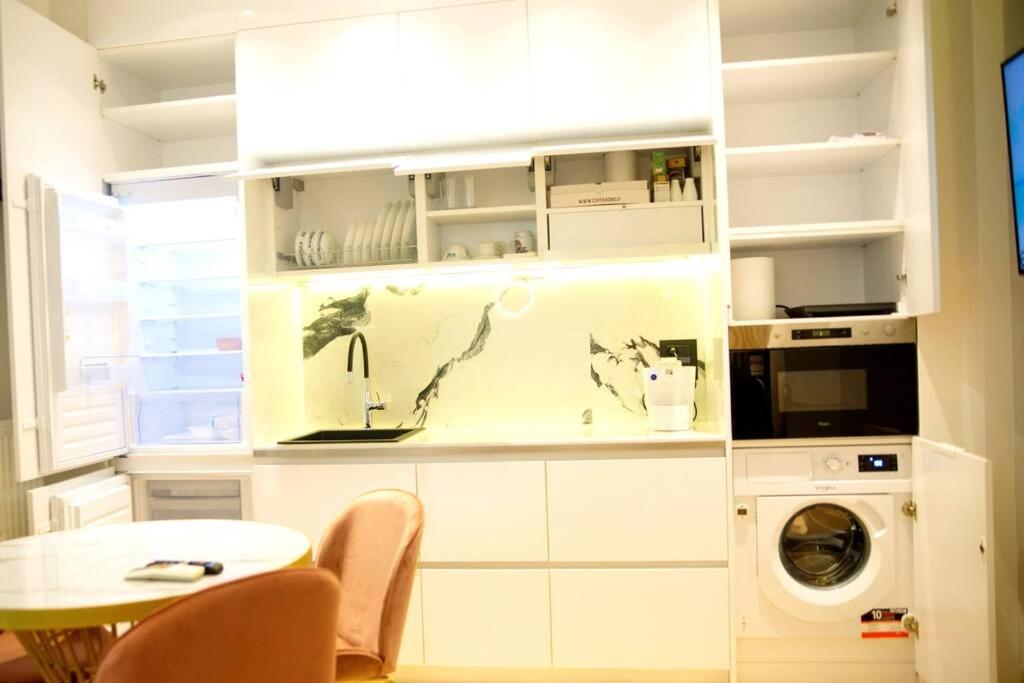 Ecostay-Serenity,Business Class Apartment By The Sea In Alimos Kalamaki Atina Dış mekan fotoğraf