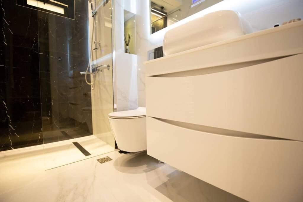 Ecostay-Serenity,Business Class Apartment By The Sea In Alimos Kalamaki Atina Dış mekan fotoğraf